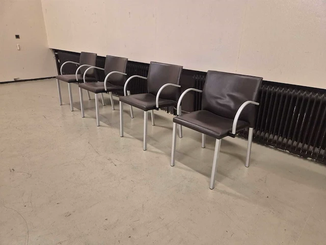 Leolux - myto door just meijer - eetkamerstoelen - dining chair (4x) - afbeelding 3 van  8