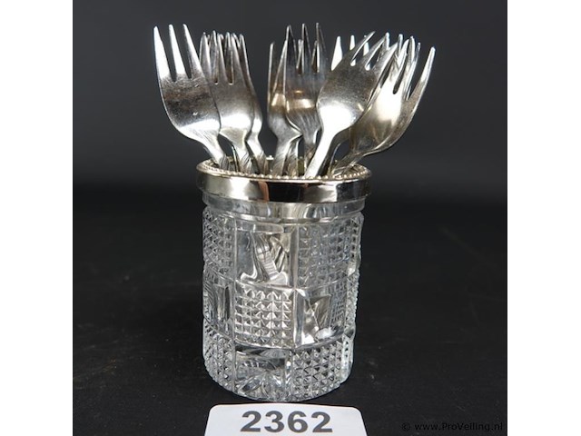 Lepel beker met rand (geen merken gevonden) met verzilverde lepeltjes - afbeelding 1 van  5