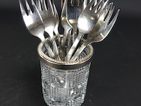 Lepel beker met rand (geen merken gevonden) met verzilverde lepeltjes - afbeelding 2 van  5