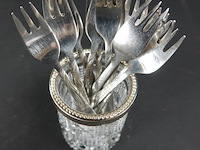 Lepel beker met rand (geen merken gevonden) met verzilverde lepeltjes - afbeelding 3 van  5