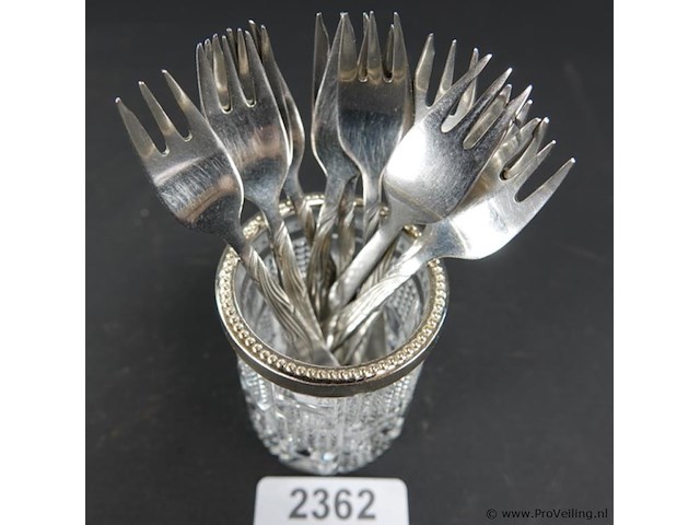 Lepel beker met rand (geen merken gevonden) met verzilverde lepeltjes - afbeelding 3 van  5