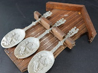 Lepelrek met tinnen lepels - afbeelding 2 van  5