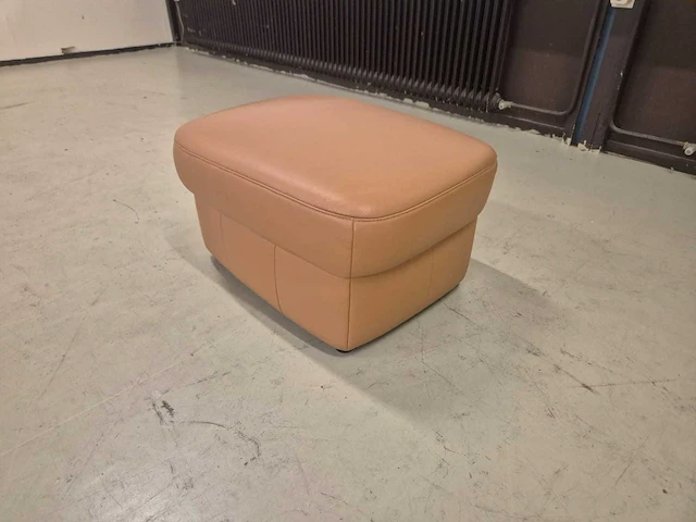 Leren - hocker - poef - pouf - afbeelding 6 van  7