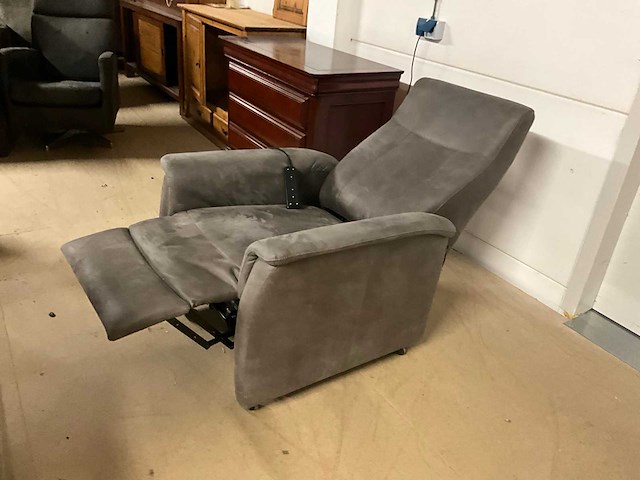 Leren elektrische relaxfauteuil sta op stoel - afbeelding 16 van  19