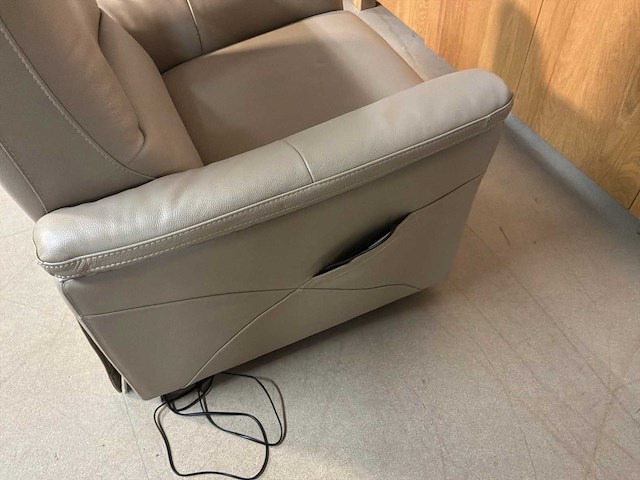 Leren sta-op fauteuil - afbeelding 2 van  10
