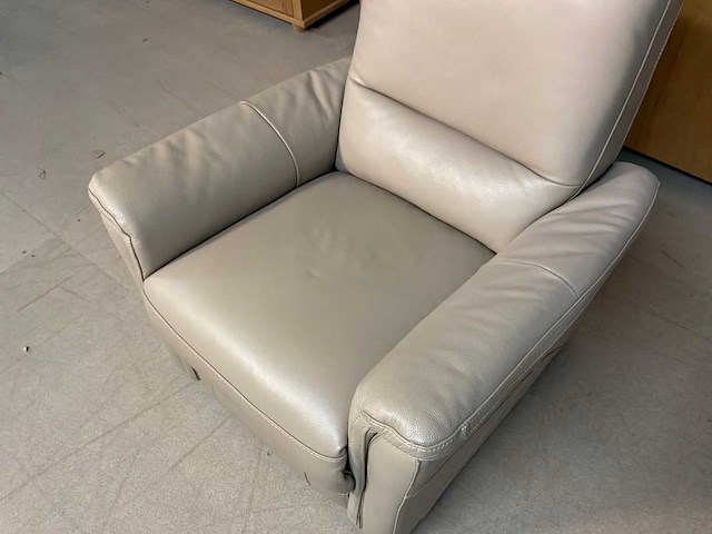 Leren sta-op fauteuil - afbeelding 9 van  10