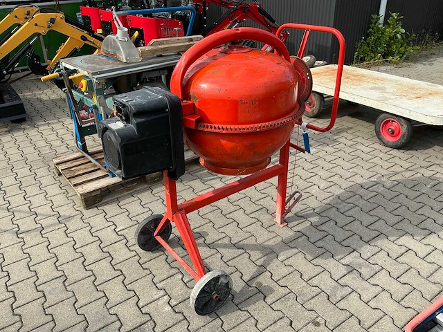 Lescha betonmolen - afbeelding 2 van  4
