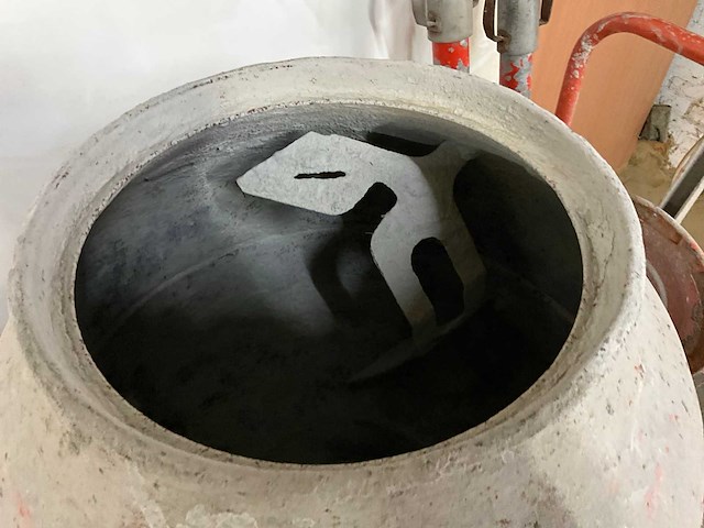 Lescha sm 145 betonmolen en divers - afbeelding 5 van  11