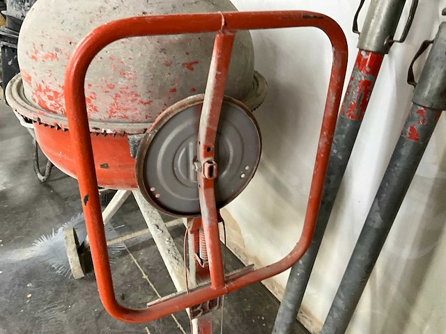 Lescha sm 145 betonmolen en divers - afbeelding 6 van  11