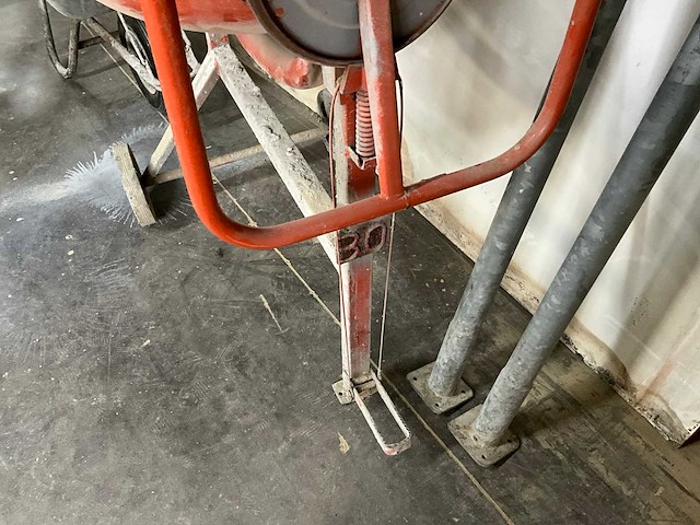 Lescha sm 145 betonmolen en divers - afbeelding 7 van  11