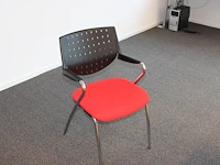 Lesopstelling bestaande 15 werktafels ( 140 x80 x 72 cm) en 27 stoelen bum - afbeelding 7 van  7