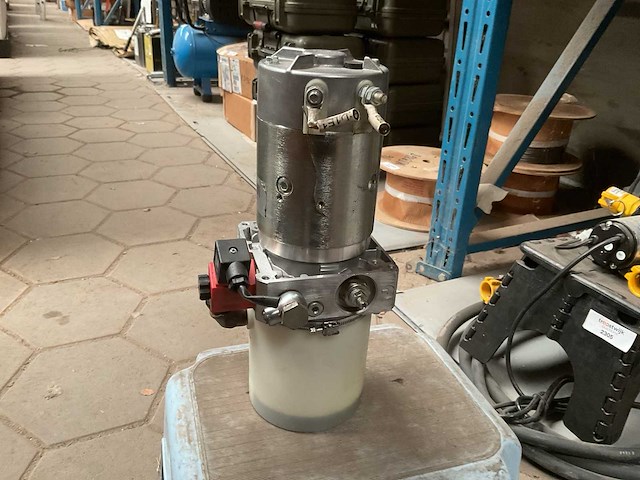 Letrika amj5811 hydraulische pompunit - afbeelding 1 van  3
