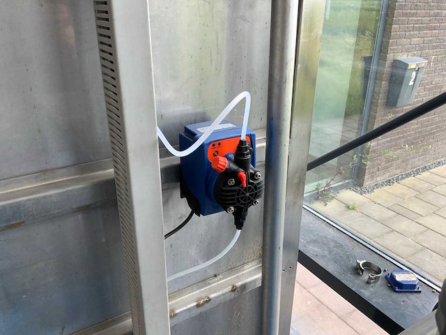 Lets waterpomp met buffertank - afbeelding 13 van  22