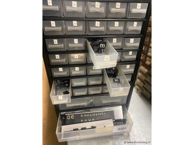 Letterkast 38-vaks incl. vulling - afbeelding 2 van  2