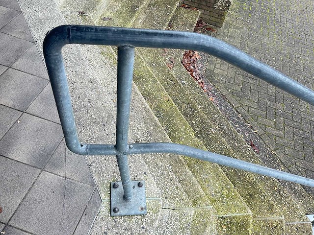 Leuningen gegalvaniseerd staal 9 meter - afbeelding 4 van  8