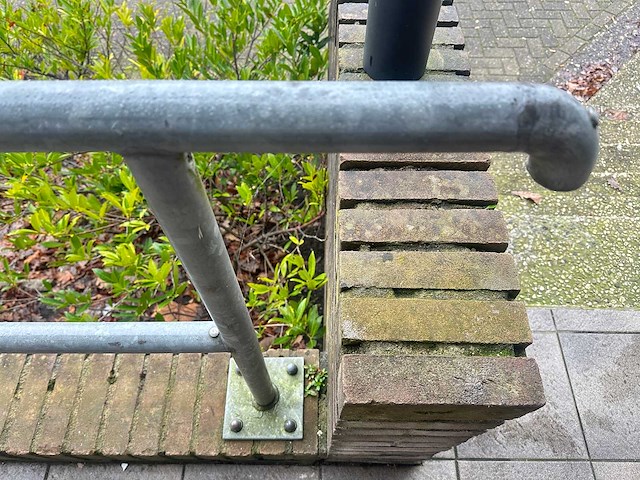 Leuningen gegalvaniseerd staal 9 meter - afbeelding 6 van  8