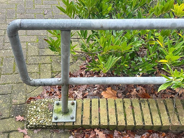 Leuningen gegalvaniseerd staal 9 meter - afbeelding 8 van  8