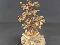 Levensboompje op stenen basement - afbeelding 1 van  5