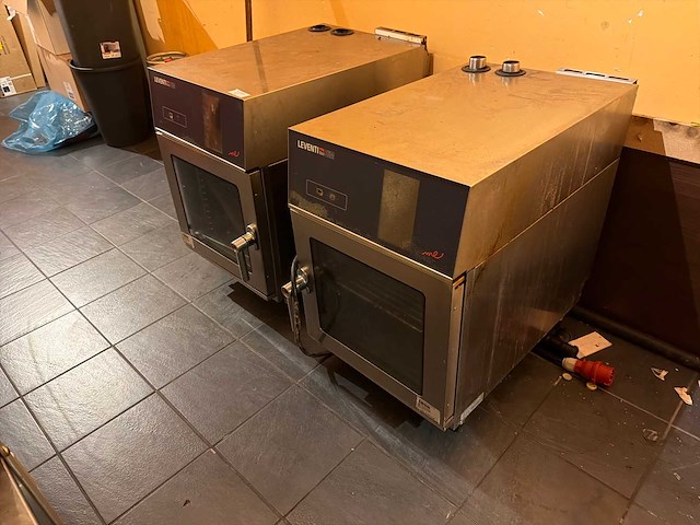 Leventi slim high speed oven / professionele bake-off oven defect! (2x) - afbeelding 1 van  5