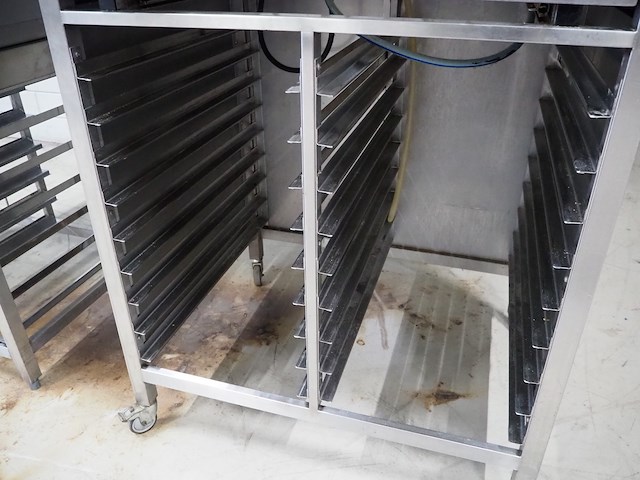 Leventi - afbeelding 6 van  9