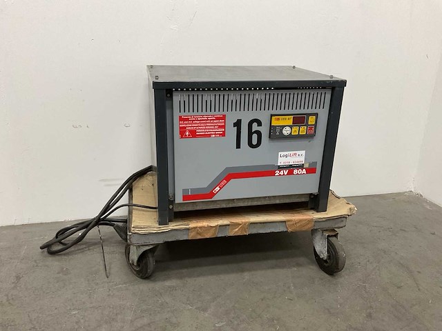 Lever - m3 24/80fl - acculader - afbeelding 1 van  7