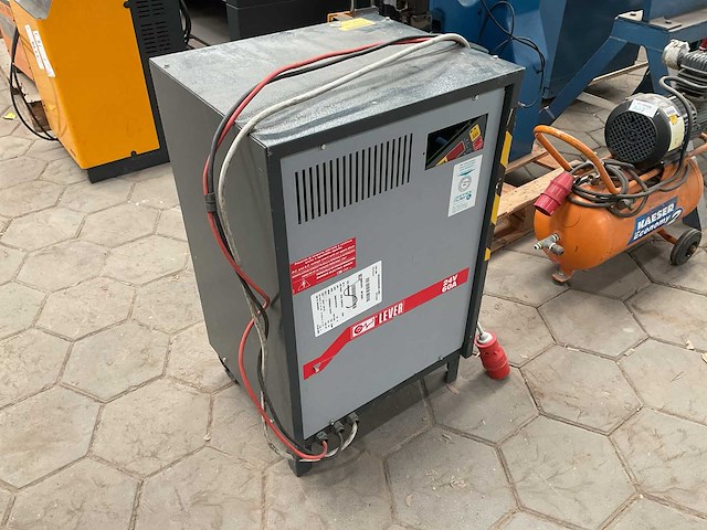Lever tcc 24/60 acculader - afbeelding 1 van  5