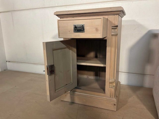 Levi nachtkastje - afbeelding 1 van  8