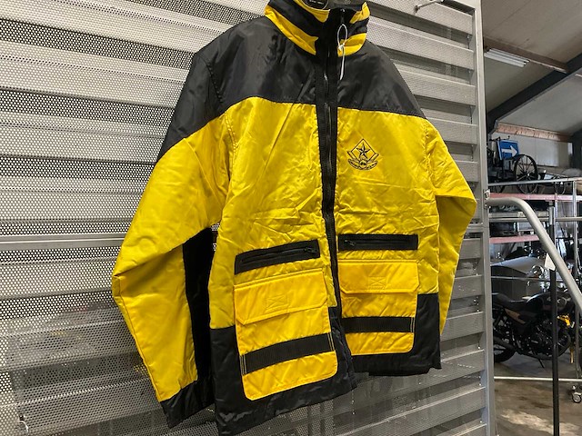 Levior crulsing palrol regenjas xxl (4x) - afbeelding 2 van  8