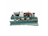 Lewmar es800 electric sliding opening sunroof system - 72003385 - afbeelding 1 van  6