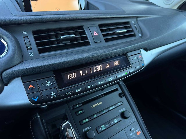 Lexus - ct - 200h business l. pro - car - 2011|t-412-zf|iaw - afbeelding 7 van  30