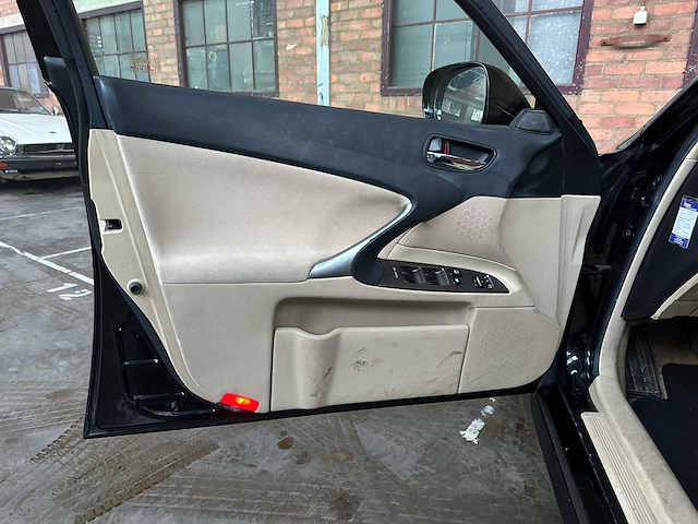 Lexus is 250 business 205pk 2006, 61-sp-lk - afbeelding 25 van  42