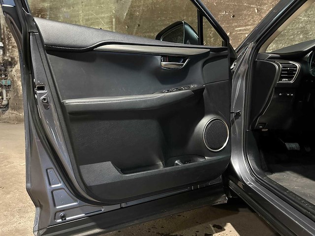 Lexus nx 300h executive line 2.5 awd 184pk 2021 plug-in hybrid, kgk-71-f - afbeelding 9 van  14
