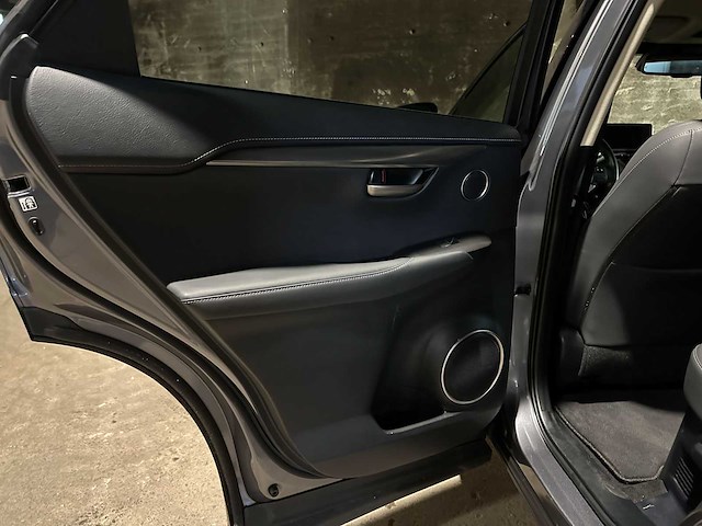 Lexus nx 300h executive line 2.5 awd 184pk 2021 plug-in hybrid, kgk-71-f - afbeelding 11 van  14
