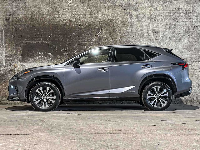 Lexus nx 300h executive line 2.5 awd 184pk 2021 plug-in hybrid, kgk-71-f - afbeelding 10 van  44