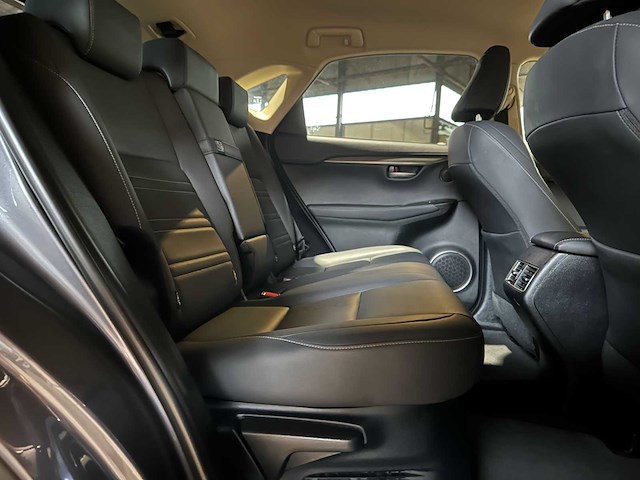 Lexus nx 300h executive line 2.5 awd 184pk 2021 plug-in hybrid, kgk-71-f - afbeelding 35 van  44