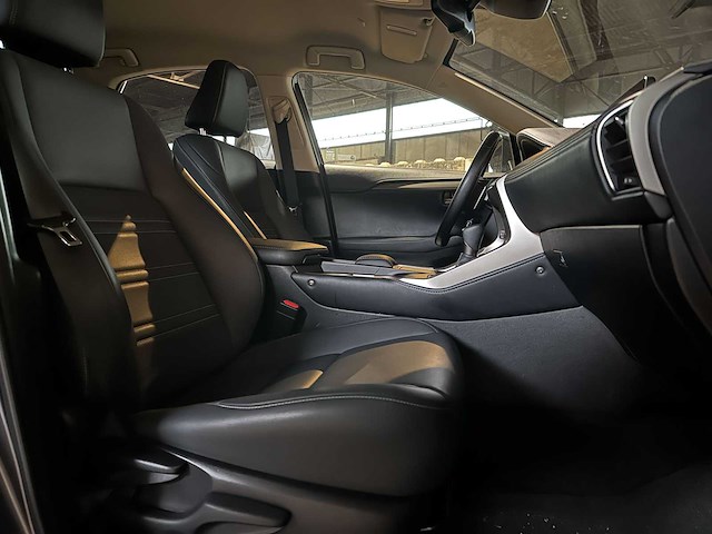 Lexus nx 300h executive line 2.5 awd 184pk 2021 plug-in hybrid, kgk-71-f - afbeelding 37 van  44