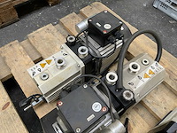 Leybold dubbeltrs oliegesmeerde vacuümpomp (4x) - afbeelding 3 van  7