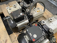 Leybold dubbeltrs oliegesmeerde vacuümpomp (4x) - afbeelding 4 van  7