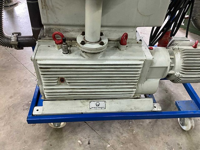 Leybold-heraeus vp300 rotary vane vacuümpomp - afbeelding 10 van  13