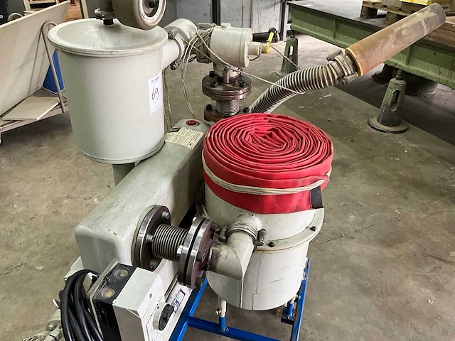Leybold-heraeus vp300 rotary vane vacuümpomp - afbeelding 12 van  13