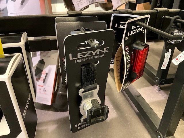 Lezyne fietsverlichting en helmet mount (8x) - afbeelding 4 van  5