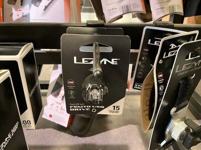 Lezyne fietsverlichting en helmet mount (8x) - afbeelding 5 van  5