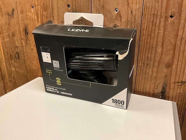 Lezyne mega drive 1800i koplamp - afbeelding 1 van  3