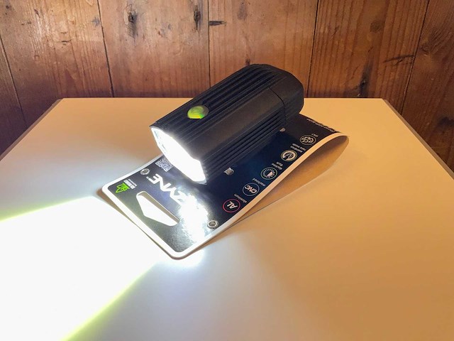 Lezyne pro1200+ led fietsverlichting - afbeelding 1 van  4