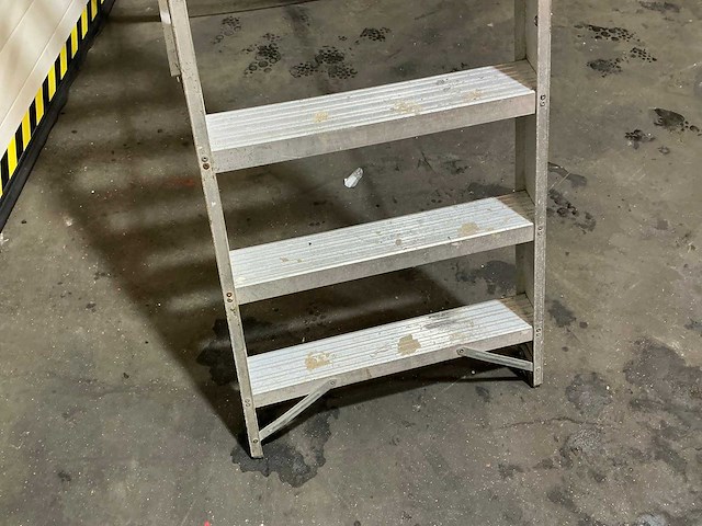 Lfi k38p10 ladder en trap - afbeelding 6 van  8