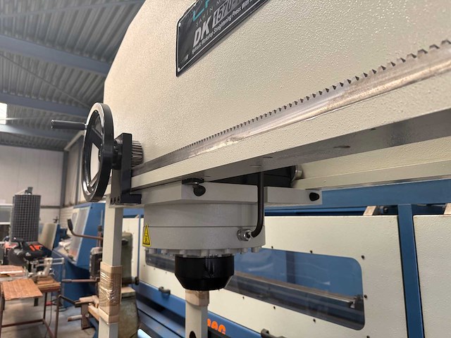 Lfss - 2025 - dk 1570-150 - hydraulische pers - afbeelding 9 van  11