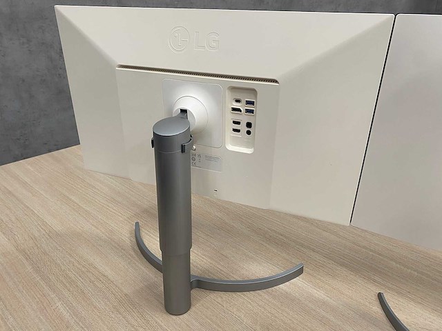 Lg - 27" monitoren op voet - dp, hdmi, usb-c - afbeelding 5 van  14