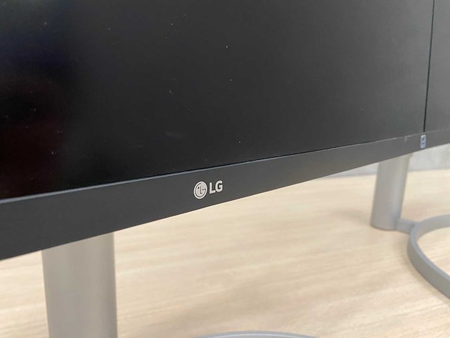 Lg - 27" monitoren op voet - dp, hdmi, usb-c - afbeelding 12 van  14