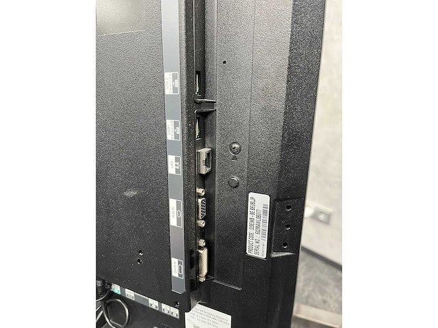 Lg - 32" full hd monitor met muurbeugel - afbeelding 9 van  11