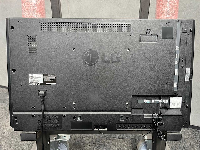 Lg - 32" full hd monitor zonder muurbeugel - afbeelding 4 van  8